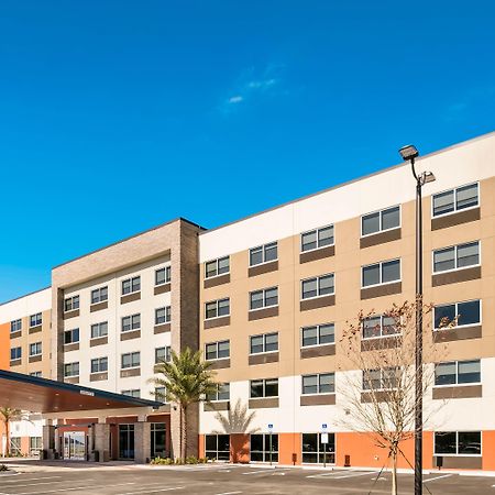 Holiday Inn Express & Suites Jacksonville - Town Center By Ihg Exterior photo