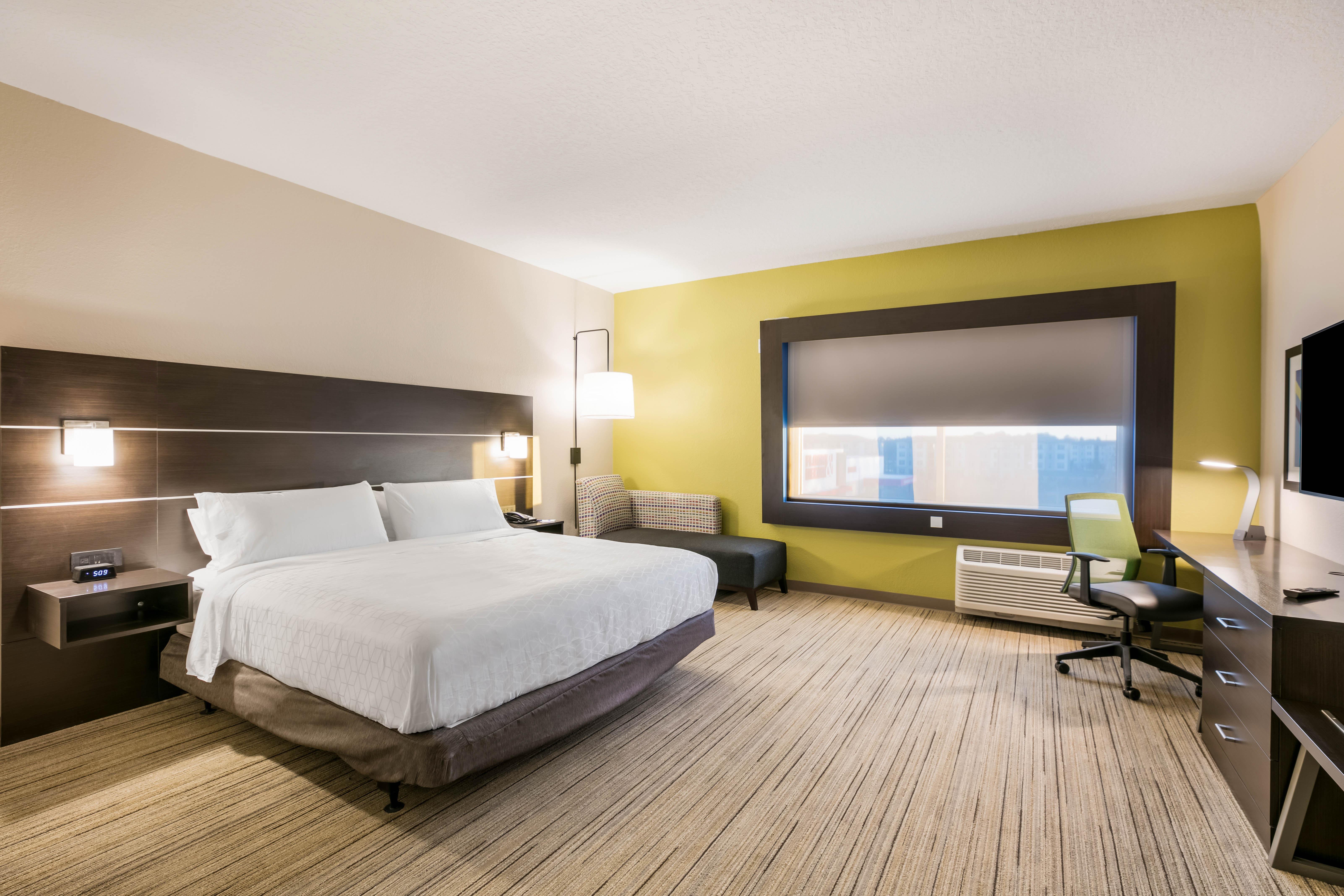 Holiday Inn Express & Suites Jacksonville - Town Center By Ihg Exterior photo