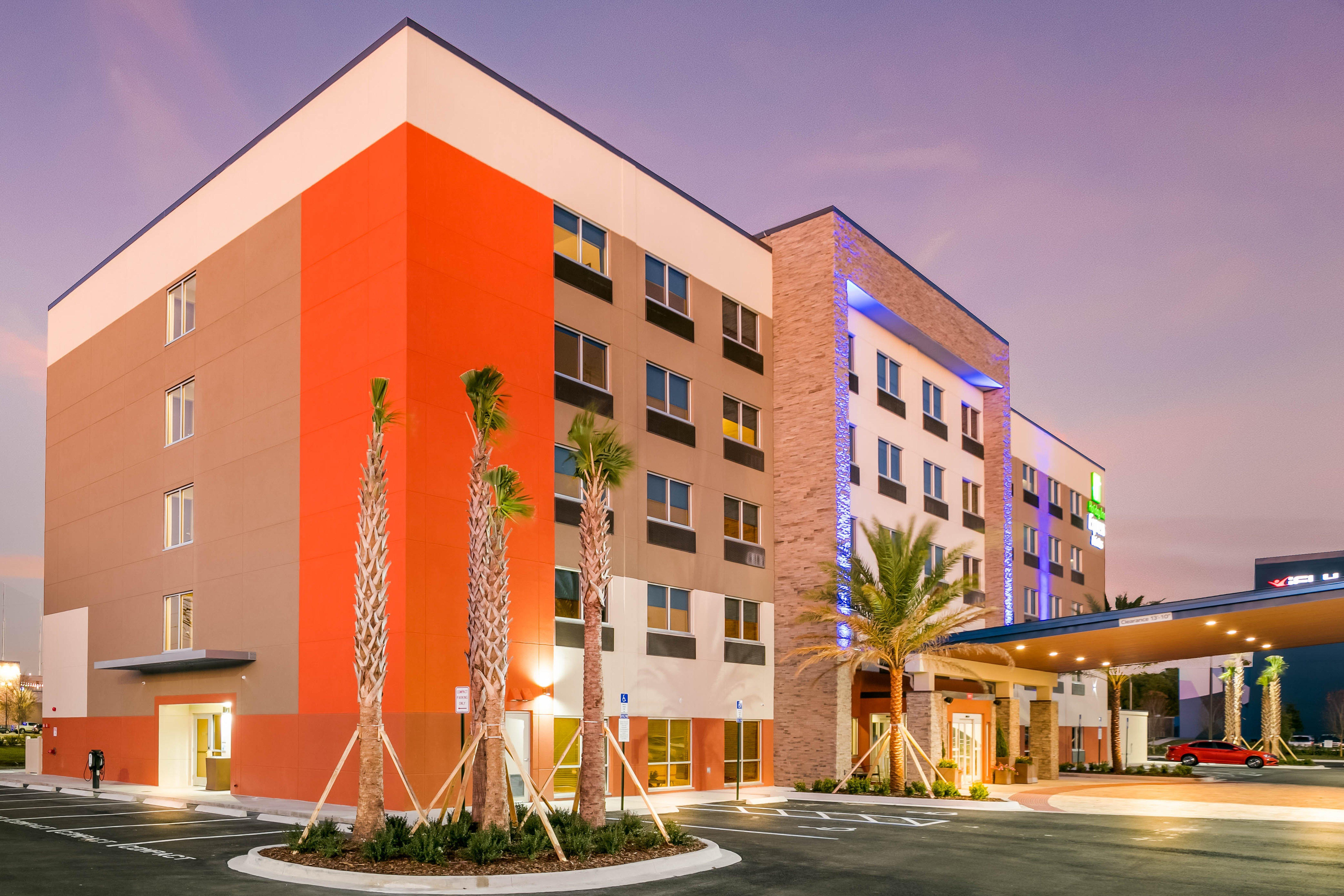 Holiday Inn Express & Suites Jacksonville - Town Center By Ihg Exterior photo